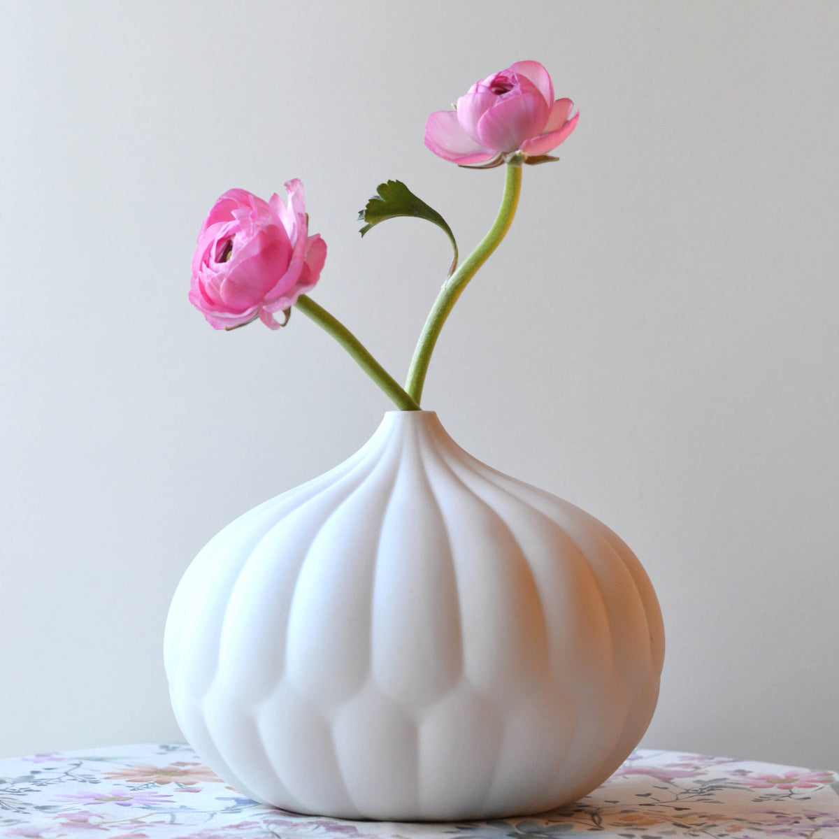 Strukturierte Porzellanvase in Mattweiss, Ø 17 cm