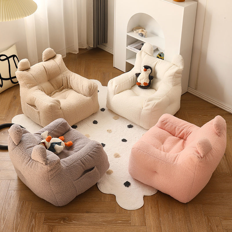 Kinder-Sofa im Cartoon-Stil zum Lesen und Entspannen