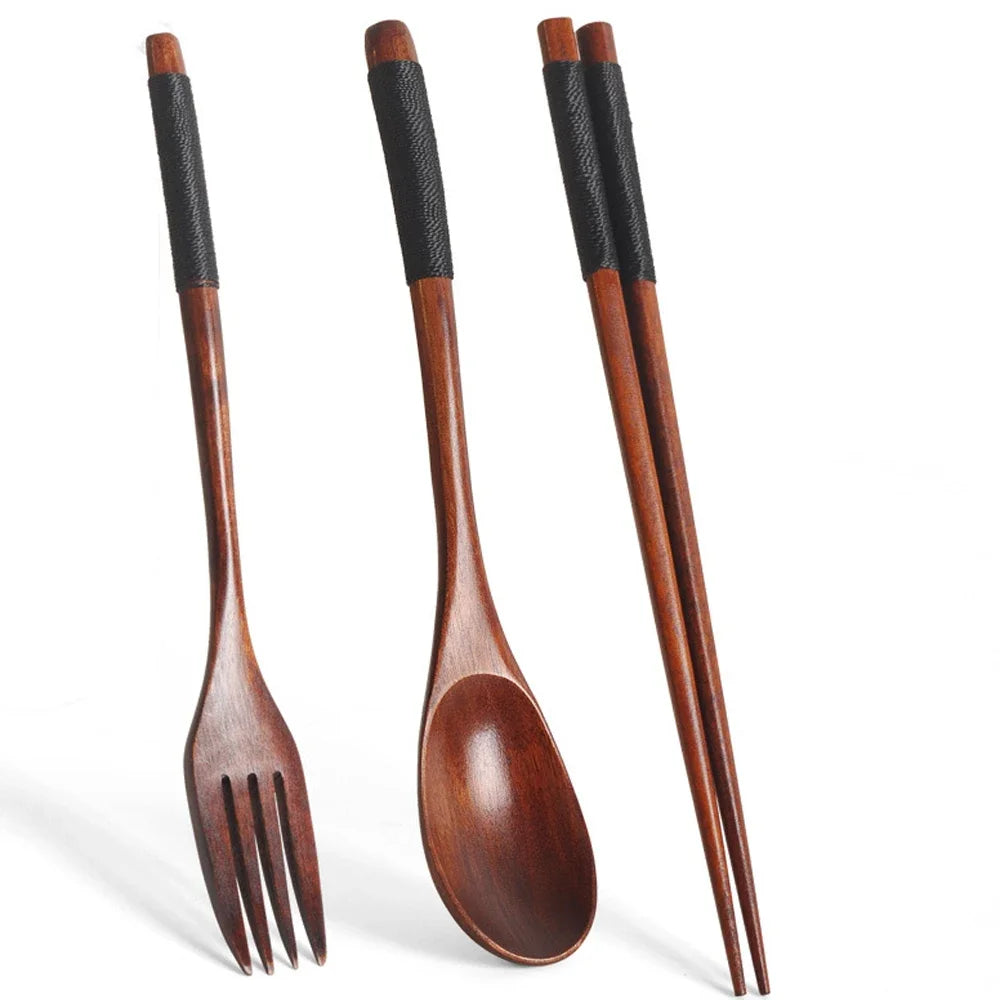 Holzbesteck-Set mit Löffel, Gabel und Essstäbchen