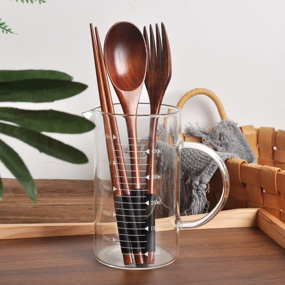 Holzbesteck-Set mit Löffel, Gabel und Essstäbchen