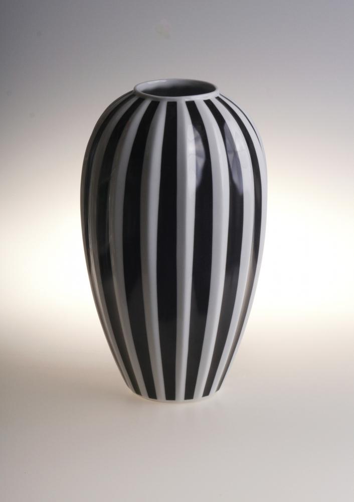 Retro-Porzellanvase in Schwarz-Weiss, ca. 30 cm